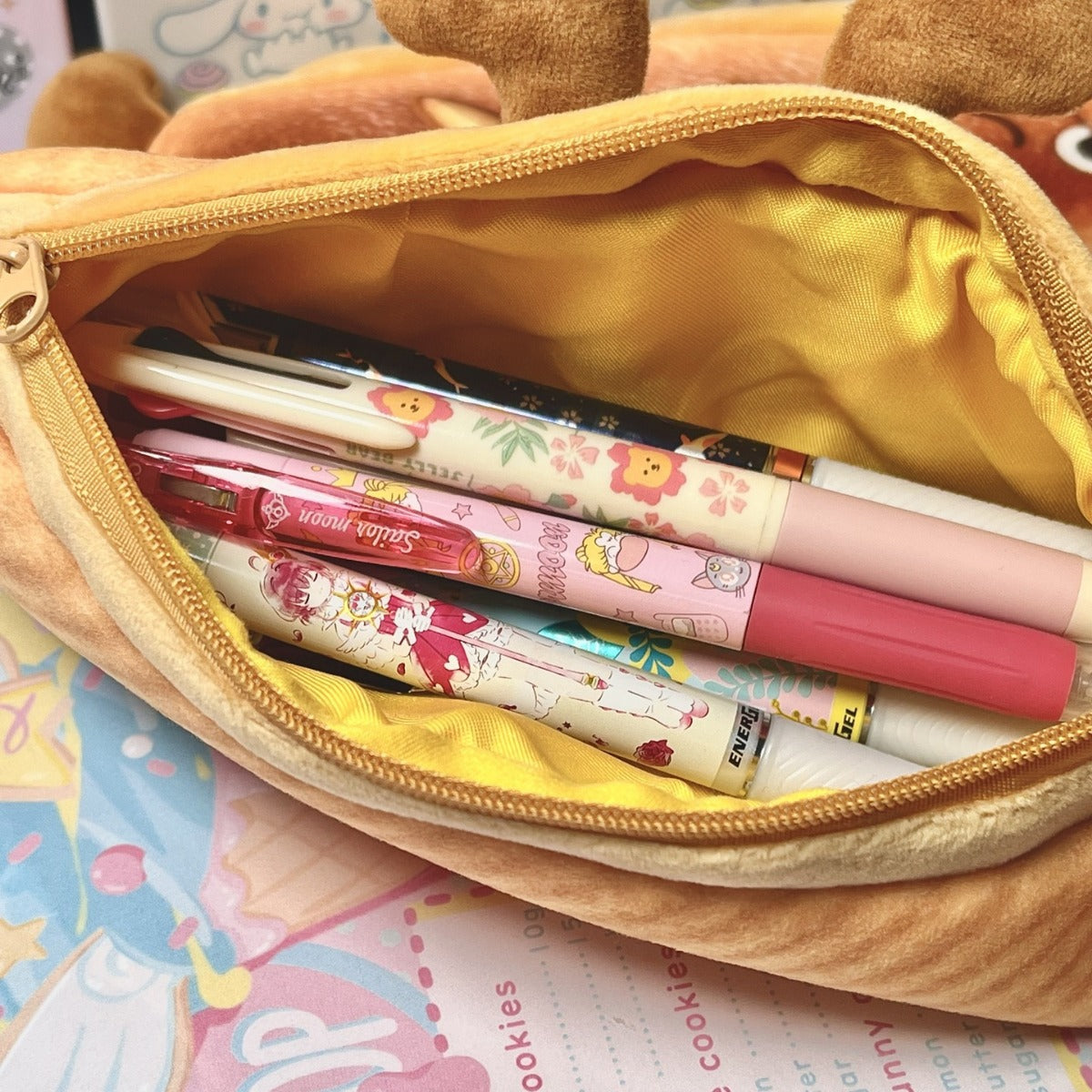 Bread shaped pencil case